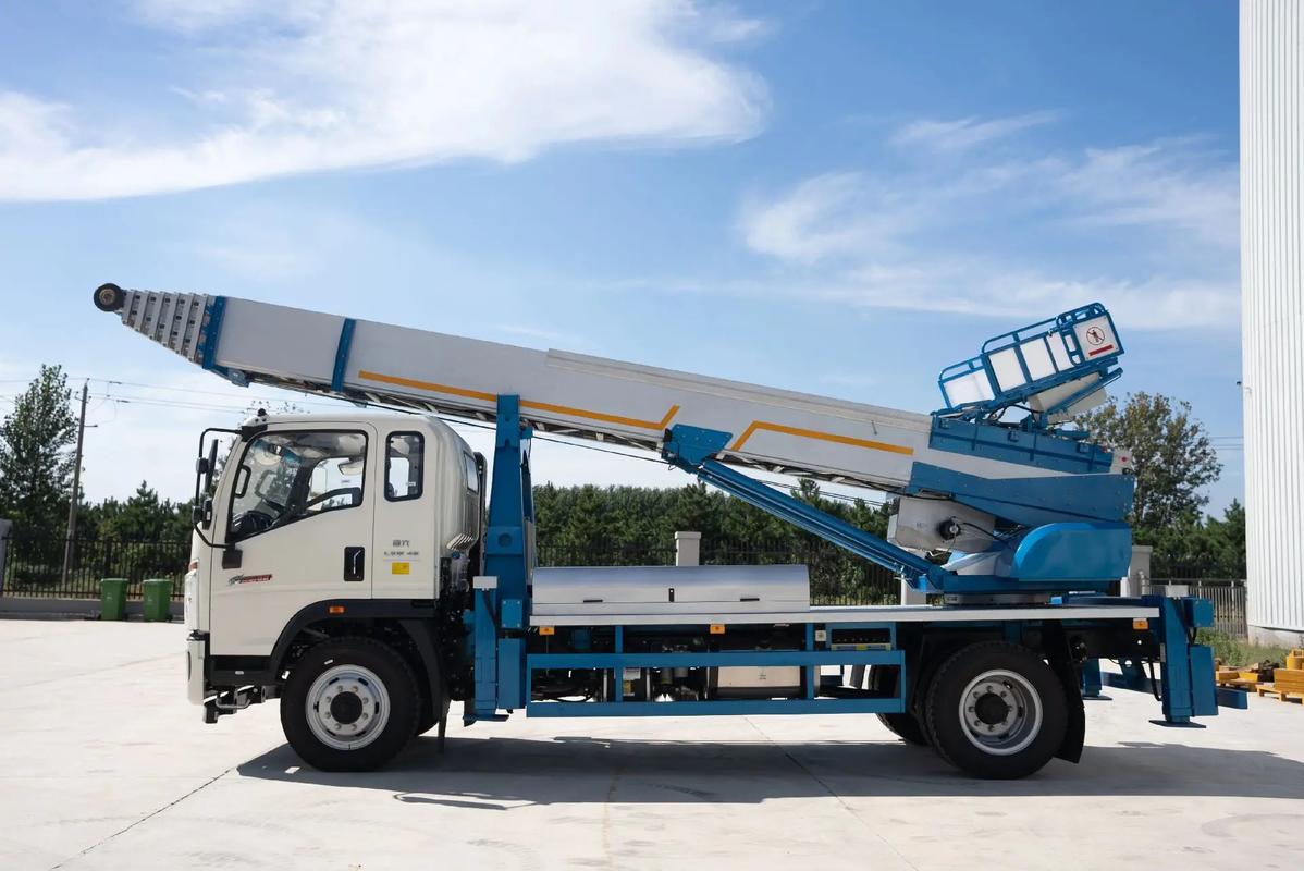 滦南县云梯上料车租赁费用